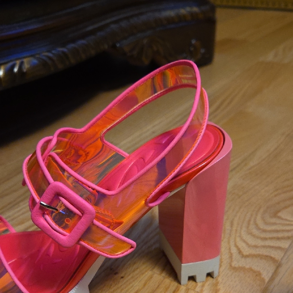 Christian Louis Vuitton, Pink Heels with Iridescent Straps - Picture 8 of 10